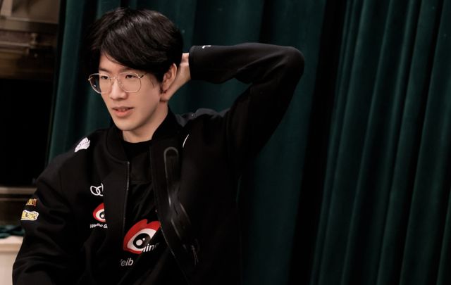 豪取5杀2局0阵亡！Light完美表现兜底，两局合砍18-0-13完美数据