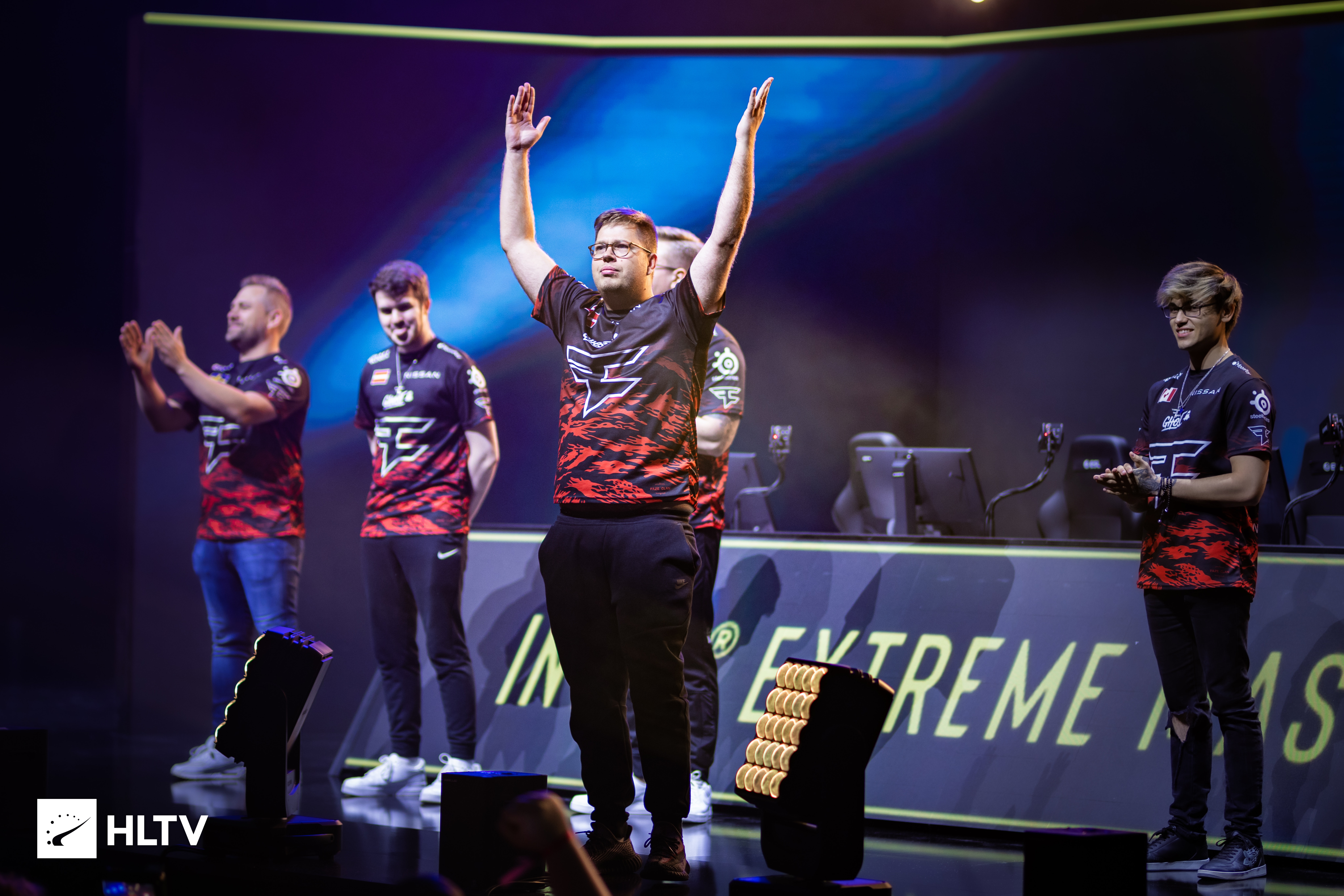 T1 在世界锦标赛中？VIT 玩家状态全无，被 T1 打到所有选手都处于红热状态！ T1 2-1 VIT