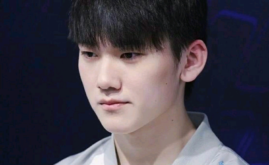 369经历：从汽修到给奶奶买房，LPL第一上单的“逆袭”人生